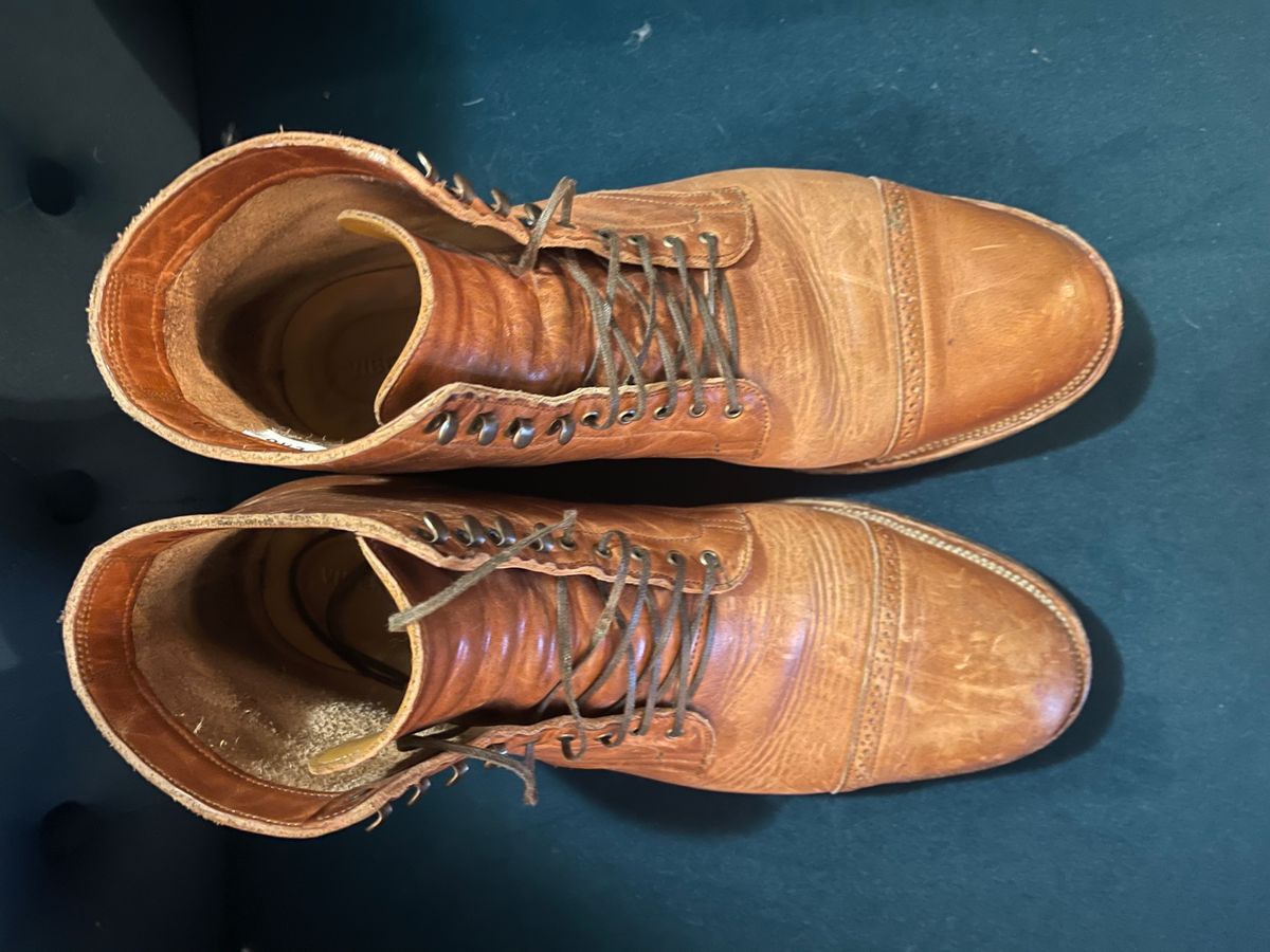 Photo by canary on February 6, 2023 of the Viberg Service Boot BCT in Horween Natural Dublin.