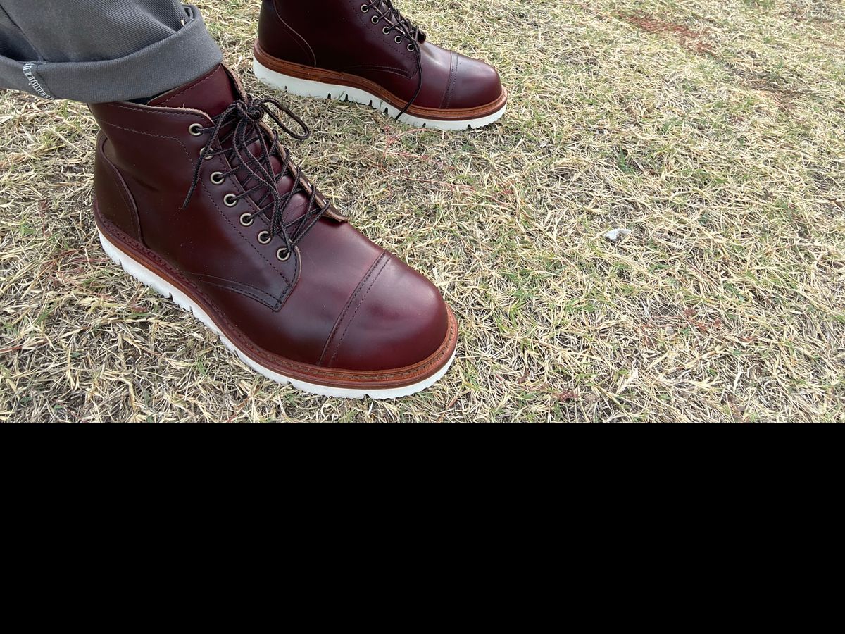 Photo by Jupes1004 on November 1, 2022 of the Allen Edmonds Unlisted Model in Horween Color 8 Chromexcel.