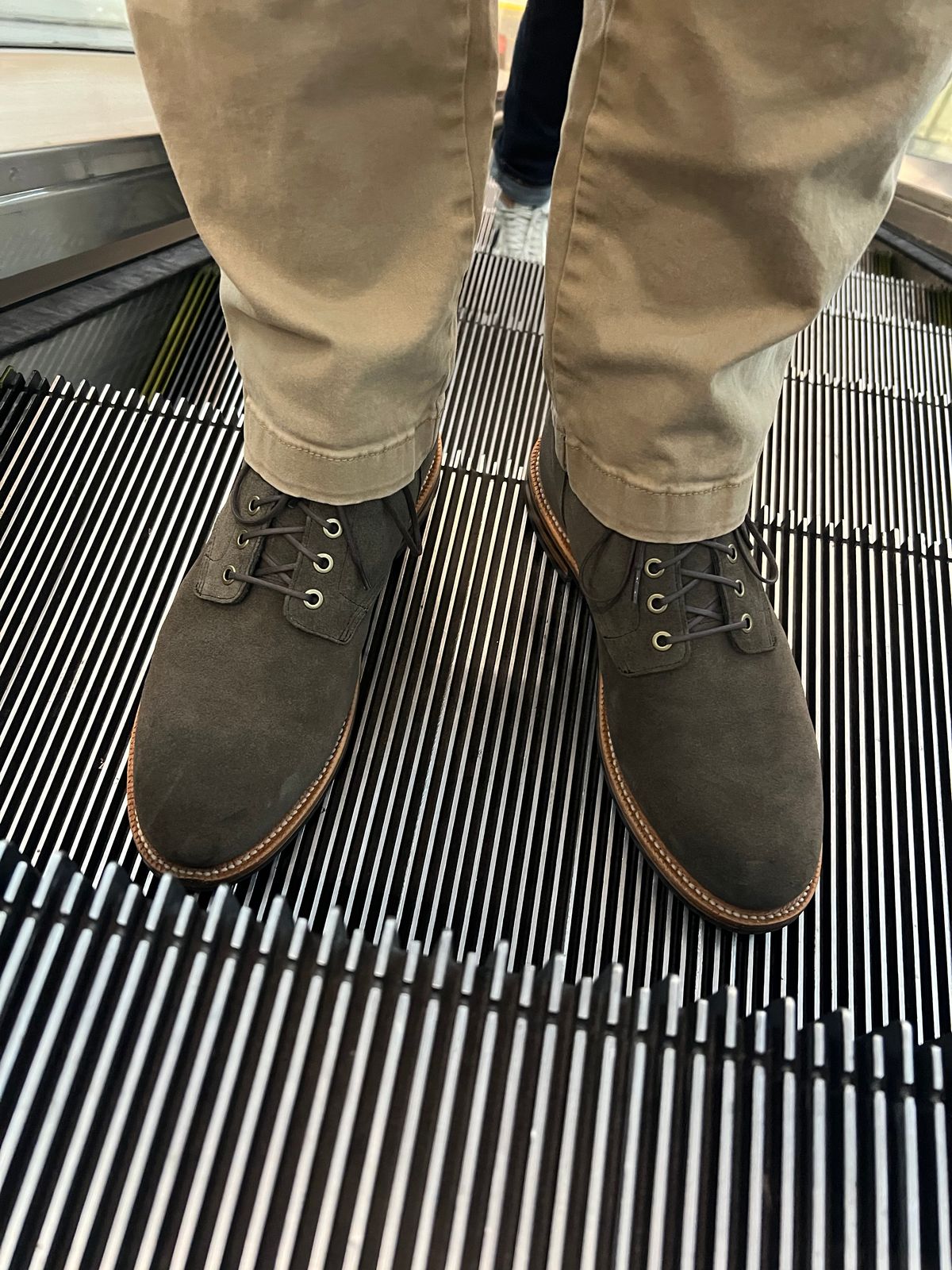 Photo by heroyjenkins on October 2, 2024 of the Grant Stone Diesel Boot in C.F. Stead Loden Janus Calf Suede.