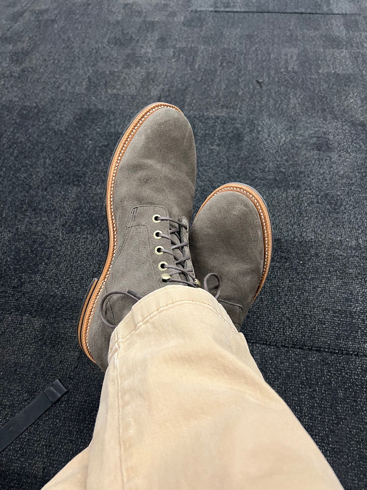 Photo by heroyjenkins on October 2, 2024 of the Grant Stone Diesel Boot in C.F. Stead Loden Janus Calf Suede.
