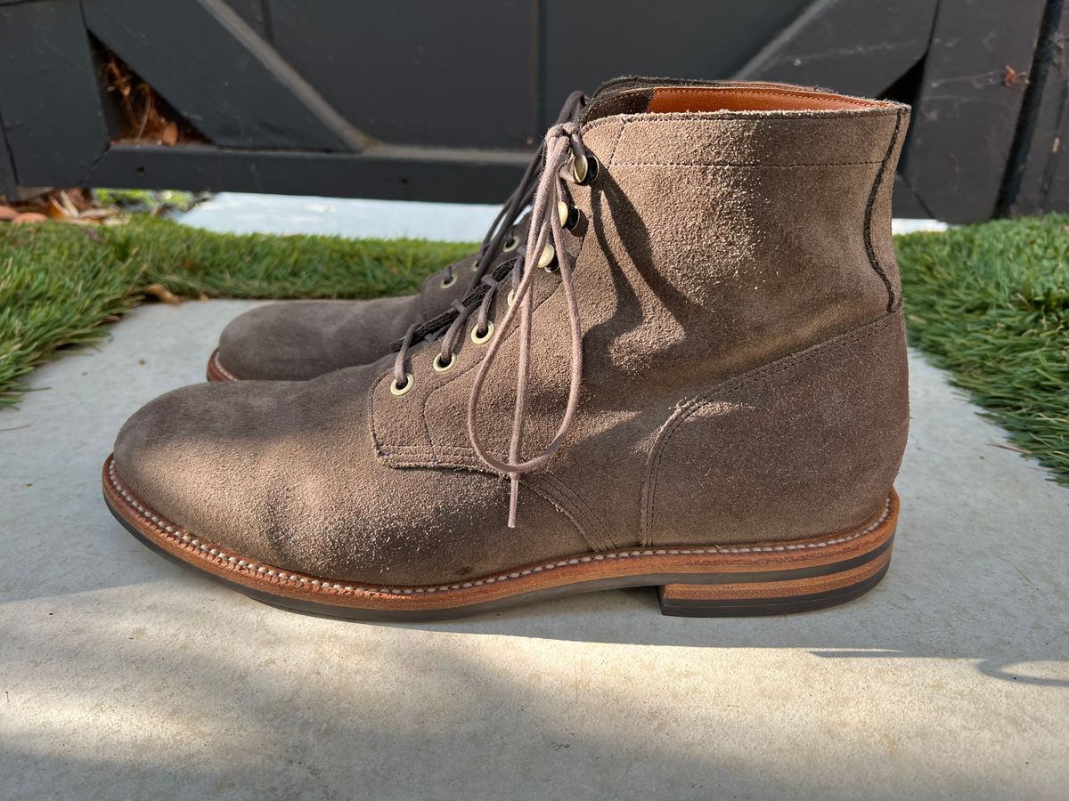 Photo by heroyjenkins on November 1, 2024 of the Grant Stone Diesel Boot in C.F. Stead Loden Janus Calf Suede.