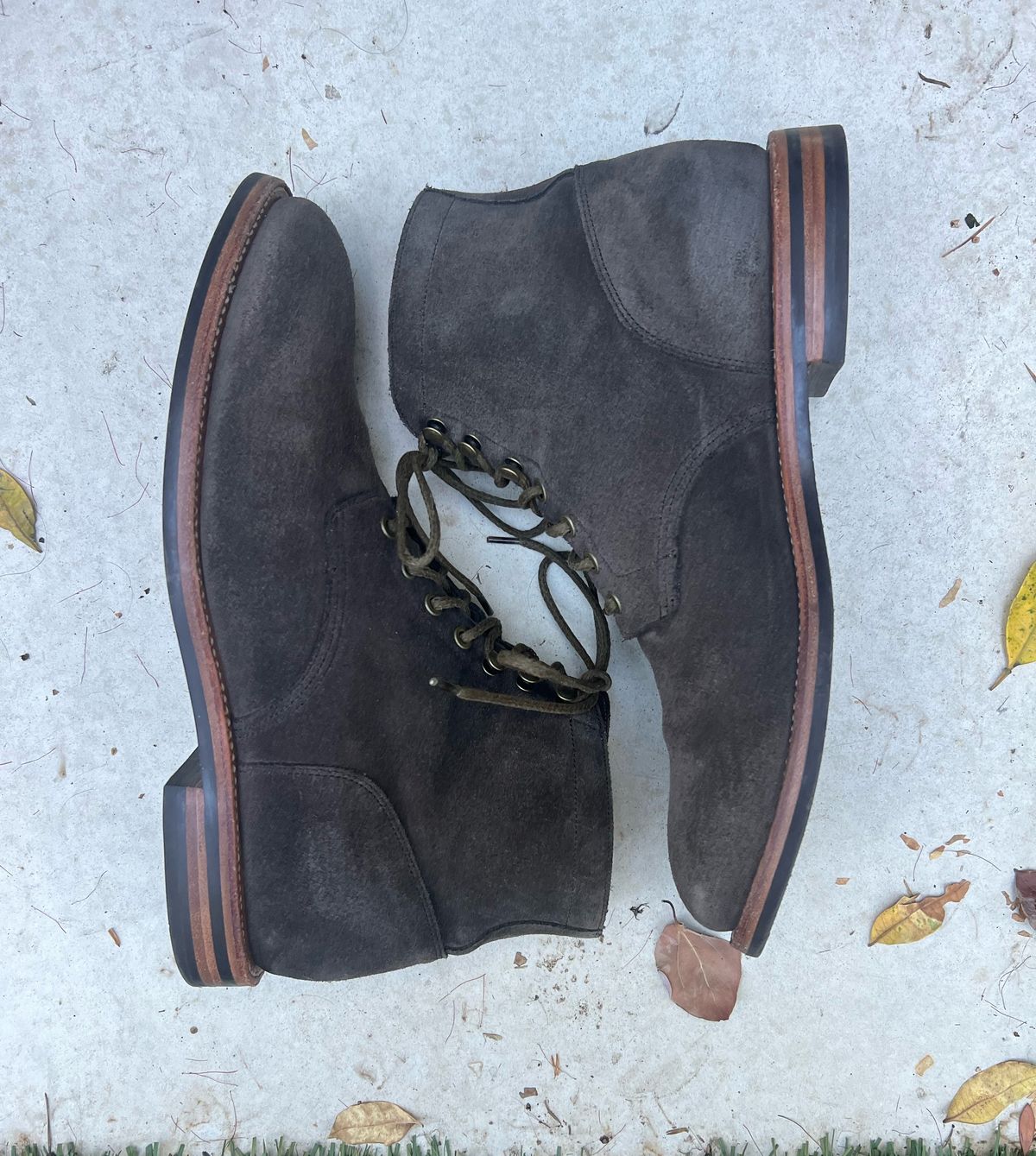 Photo by heroyjenkins on December 1, 2024 of the Grant Stone Diesel Boot in C.F. Stead Loden Janus Calf Suede.