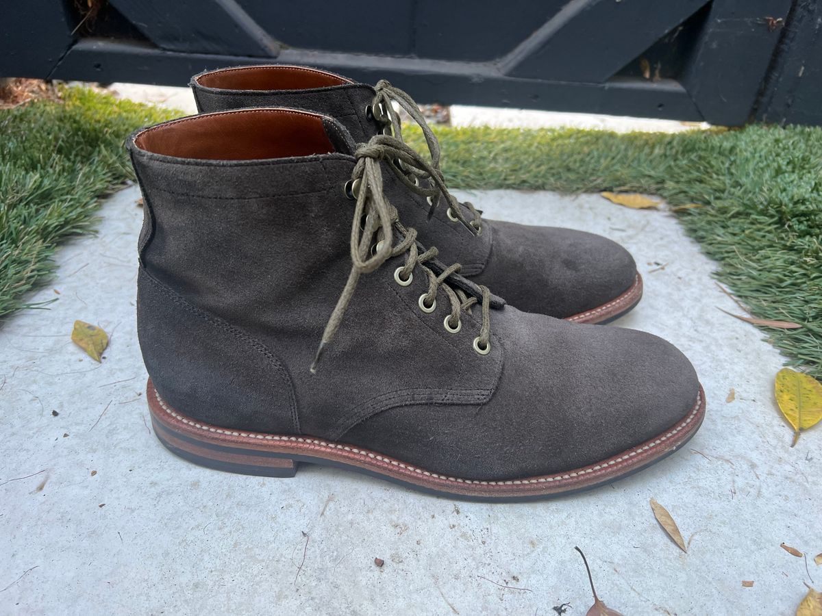 Photo by heroyjenkins on December 1, 2024 of the Grant Stone Diesel Boot in C.F. Stead Loden Janus Calf Suede.