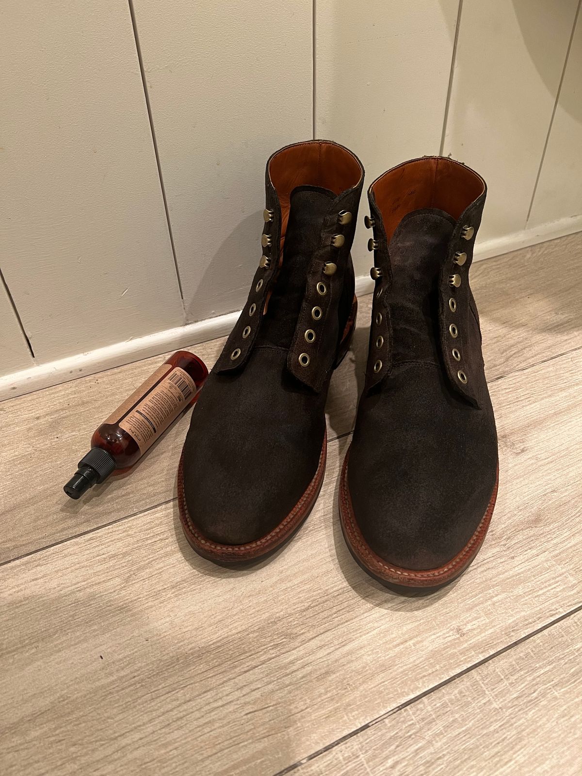 Photo by heroyjenkins on November 28, 2024 of the Grant Stone Diesel Boot in C.F. Stead Loden Janus Calf Suede.