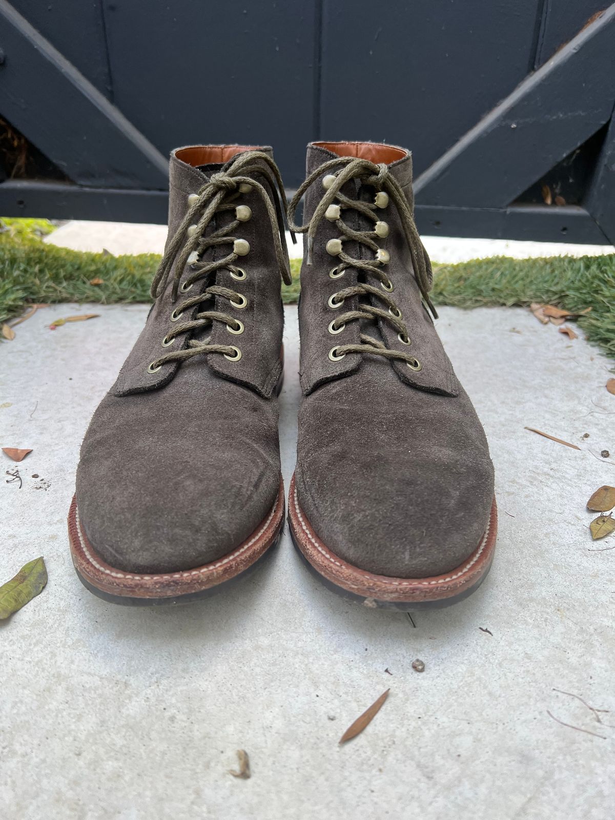 Photo by heroyjenkins on January 5, 2025 of the Grant Stone Diesel Boot in C.F. Stead Loden Janus Calf Suede.