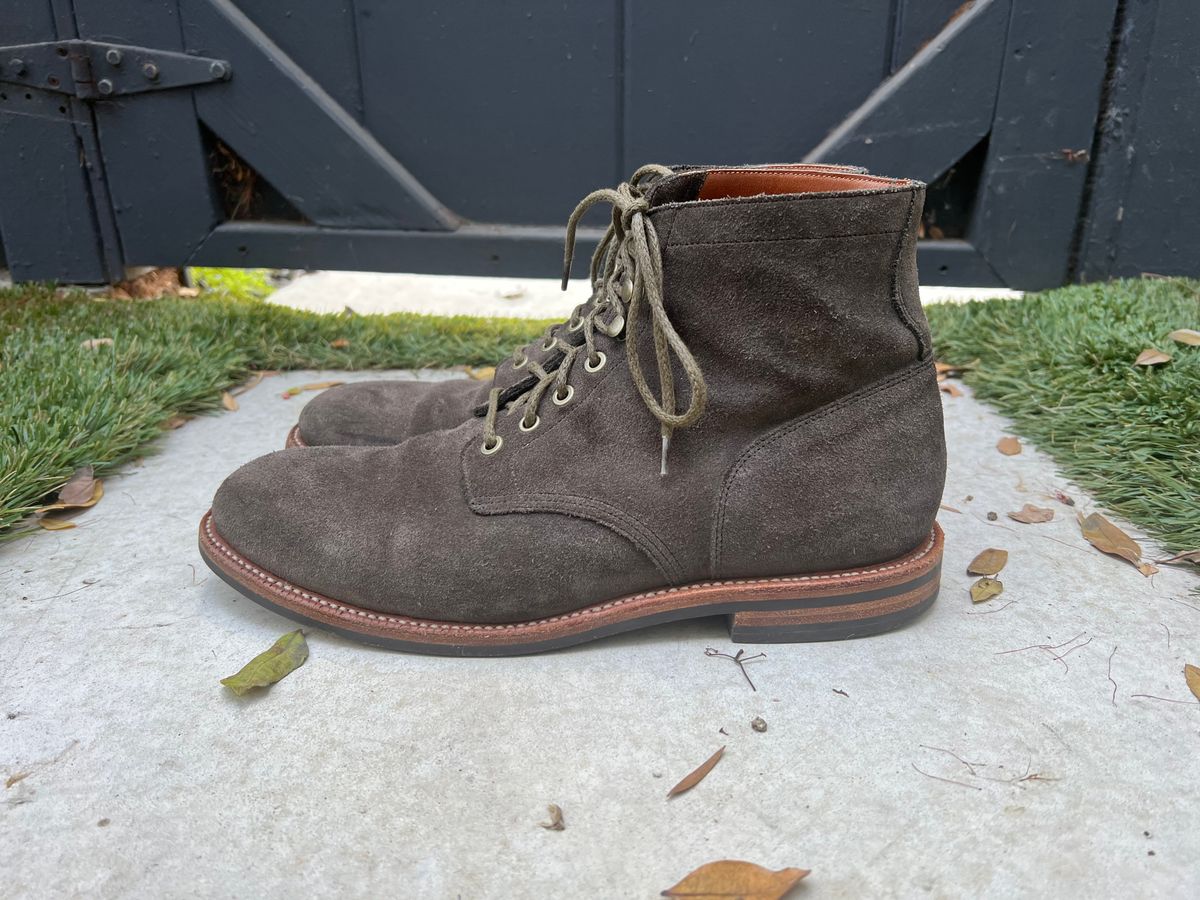 Photo by heroyjenkins on January 5, 2025 of the Grant Stone Diesel Boot in C.F. Stead Loden Janus Calf Suede.