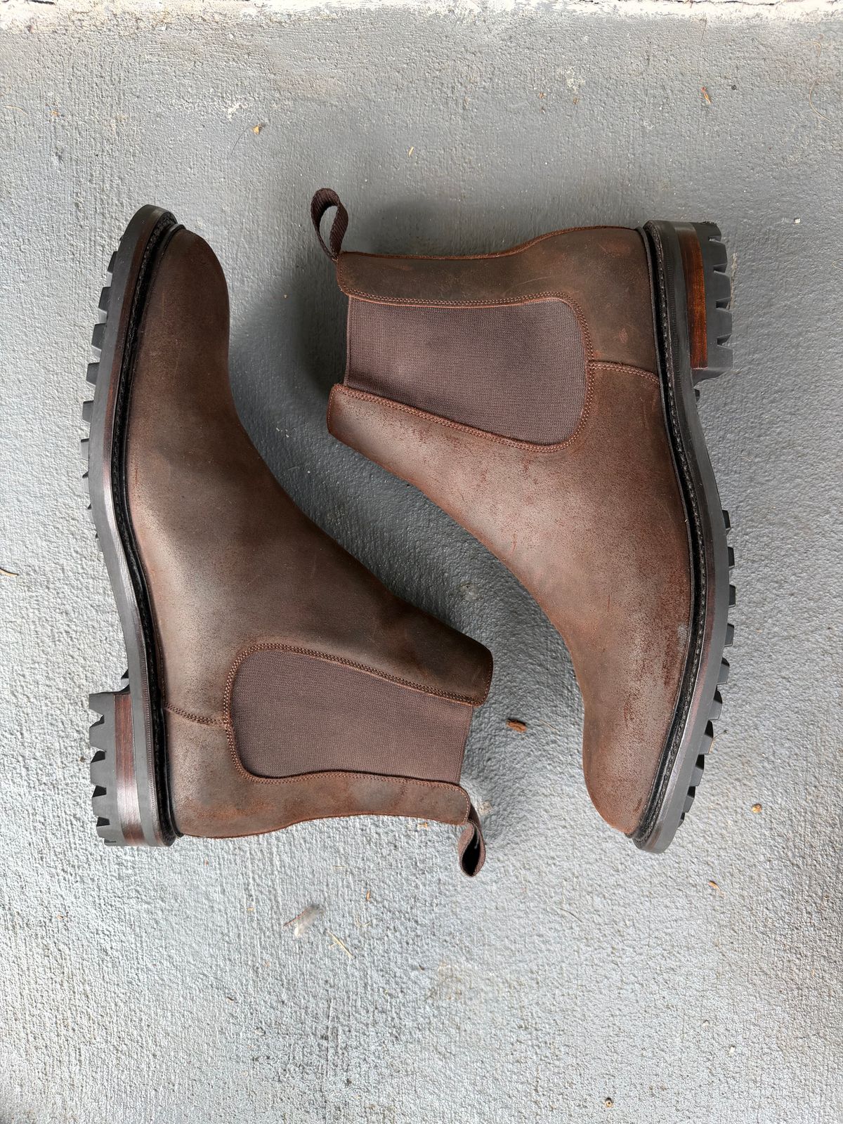 Photo by heroyjenkins on September 30, 2025 of the Bridlen Chelsea Boot in C.F. Stead Brown Waxy Commander.