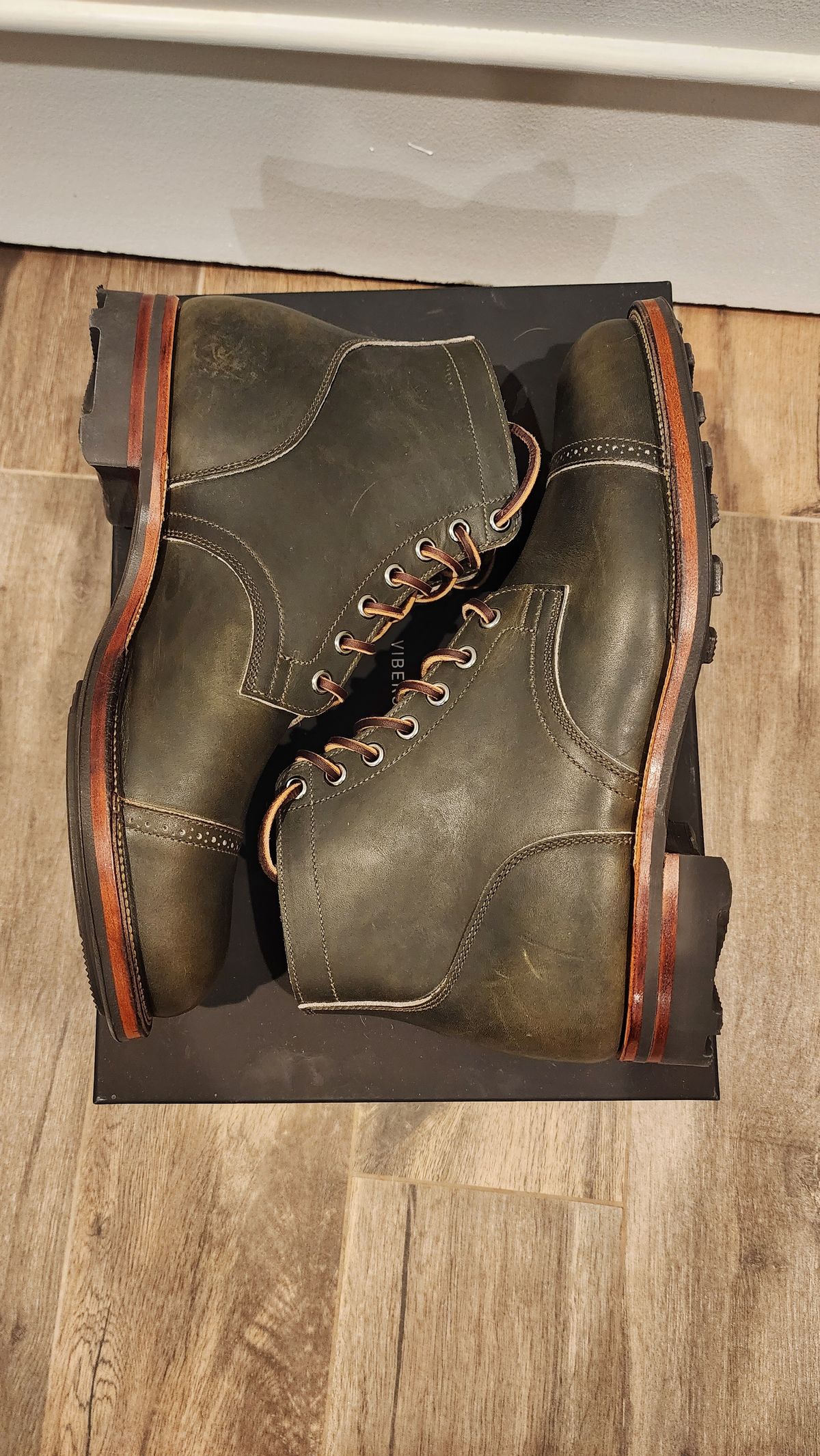 Photo by jranders52 on October 2, 2022 of the Viberg Service Boot BCT in Horween Olive Chromepak.