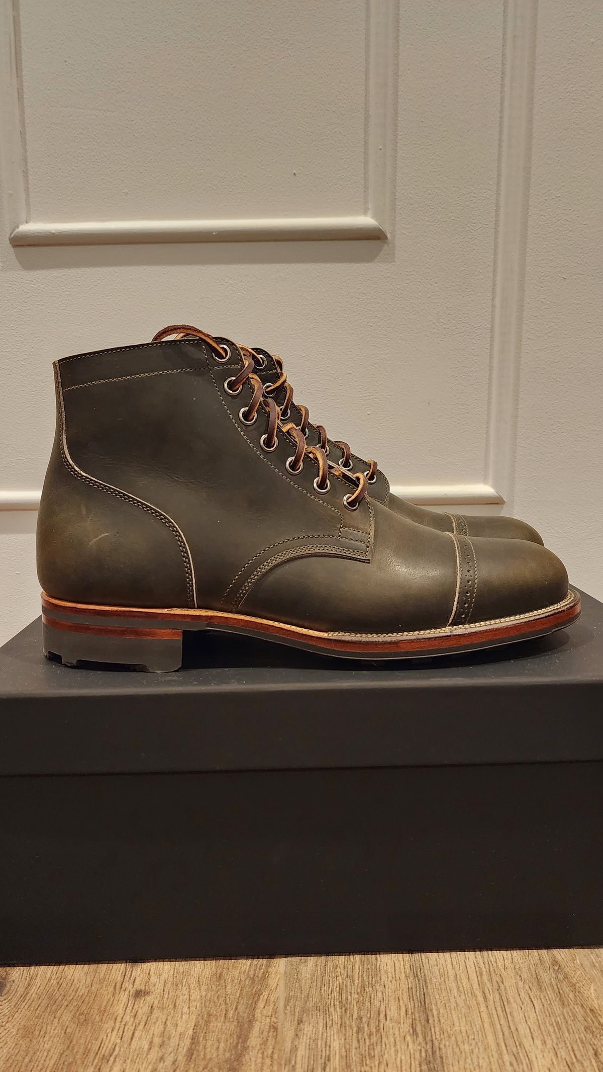 Photo by jranders52 on October 2, 2022 of the Viberg Service Boot BCT in Horween Olive Chromepak.