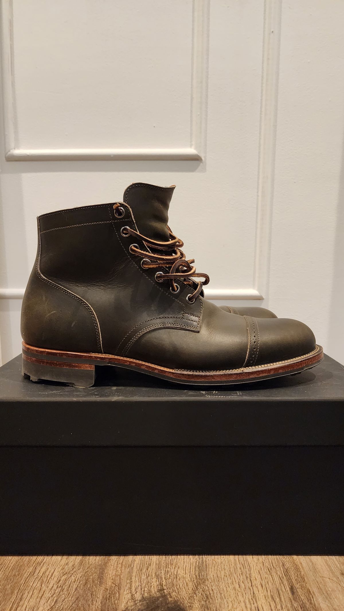 Photo by jranders52 on November 5, 2022 of the Viberg Service Boot BCT in Horween Olive Chromepak.