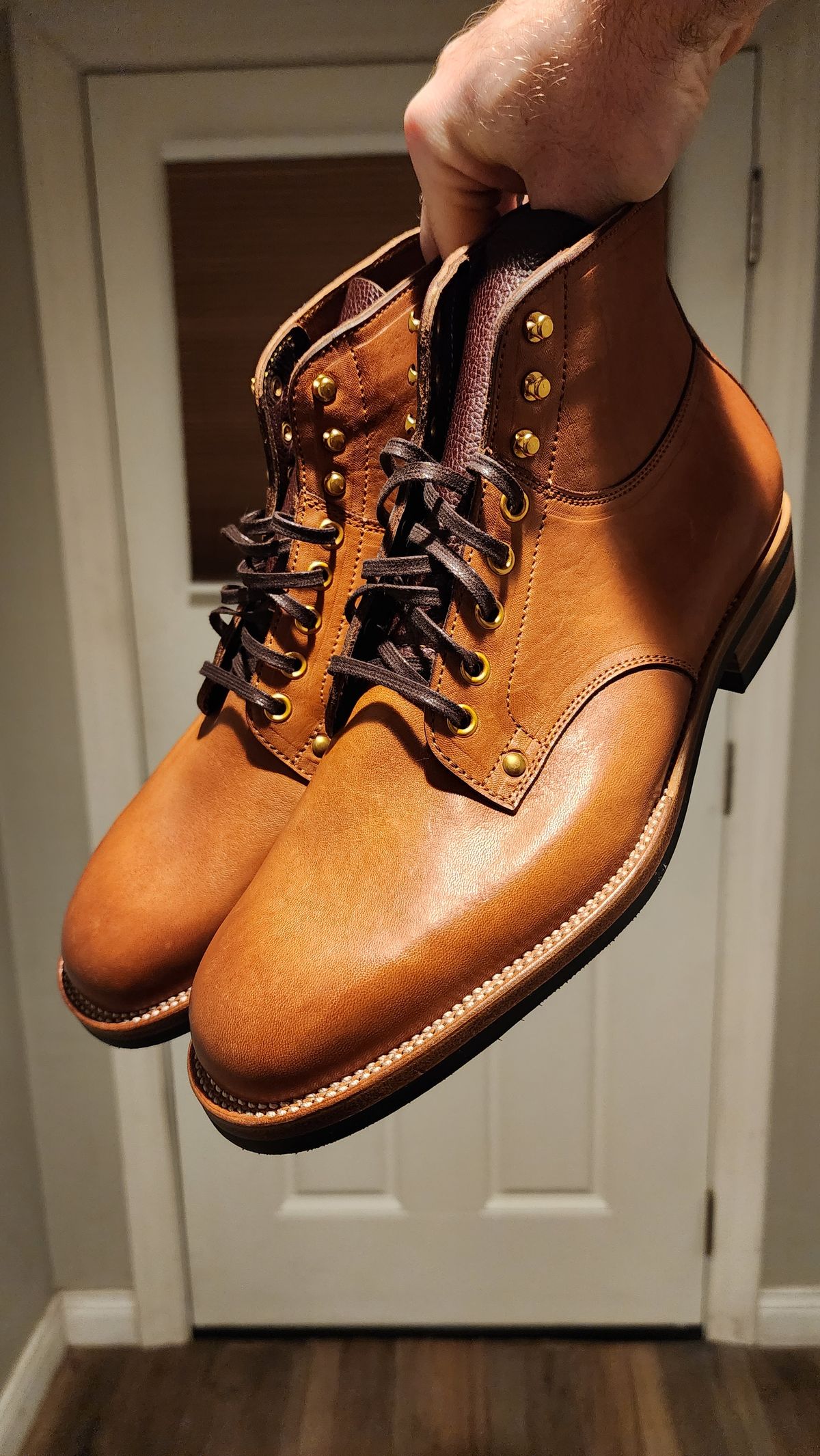 Photo by jranders52 on October 3, 2023 of the Iron Boots x Østmo Type 1 in Maryam Light Brown Washed Horsehide.