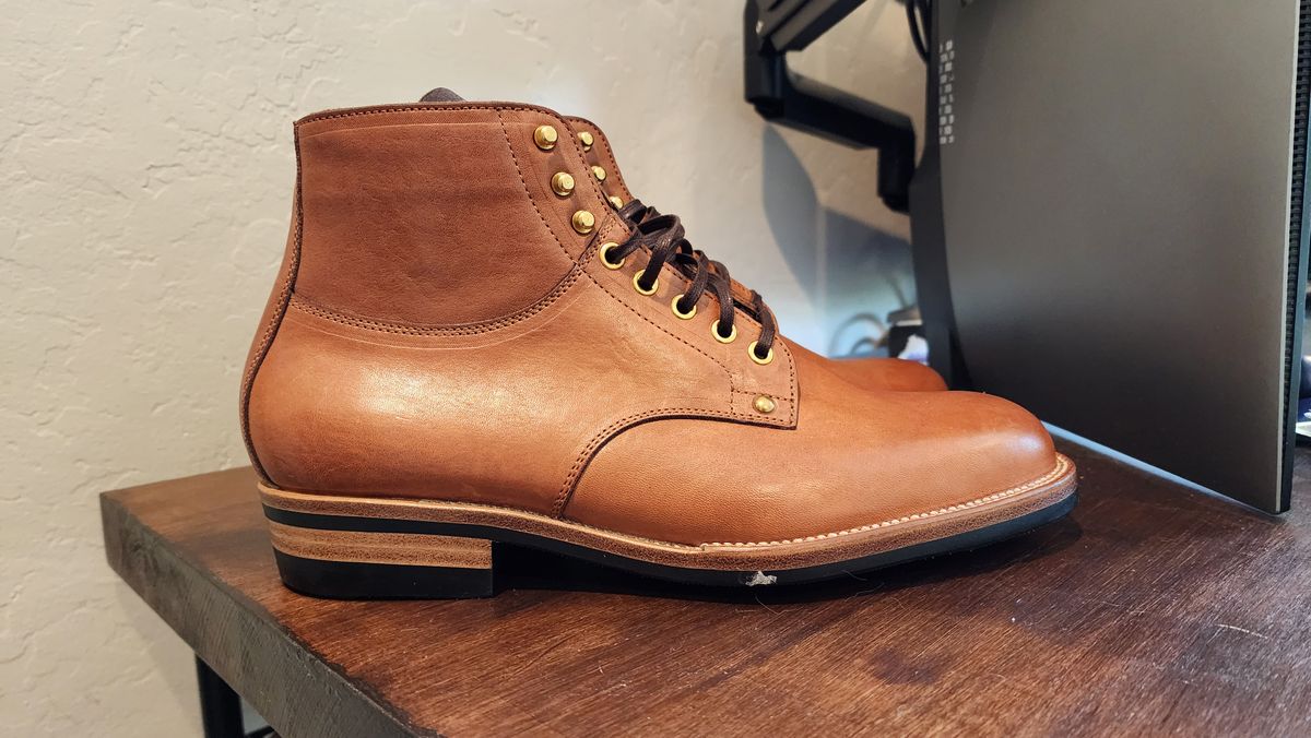 Photo by jranders52 on October 3, 2023 of the Iron Boots x Østmo Type 1 in Maryam Light Brown Washed Horsehide.