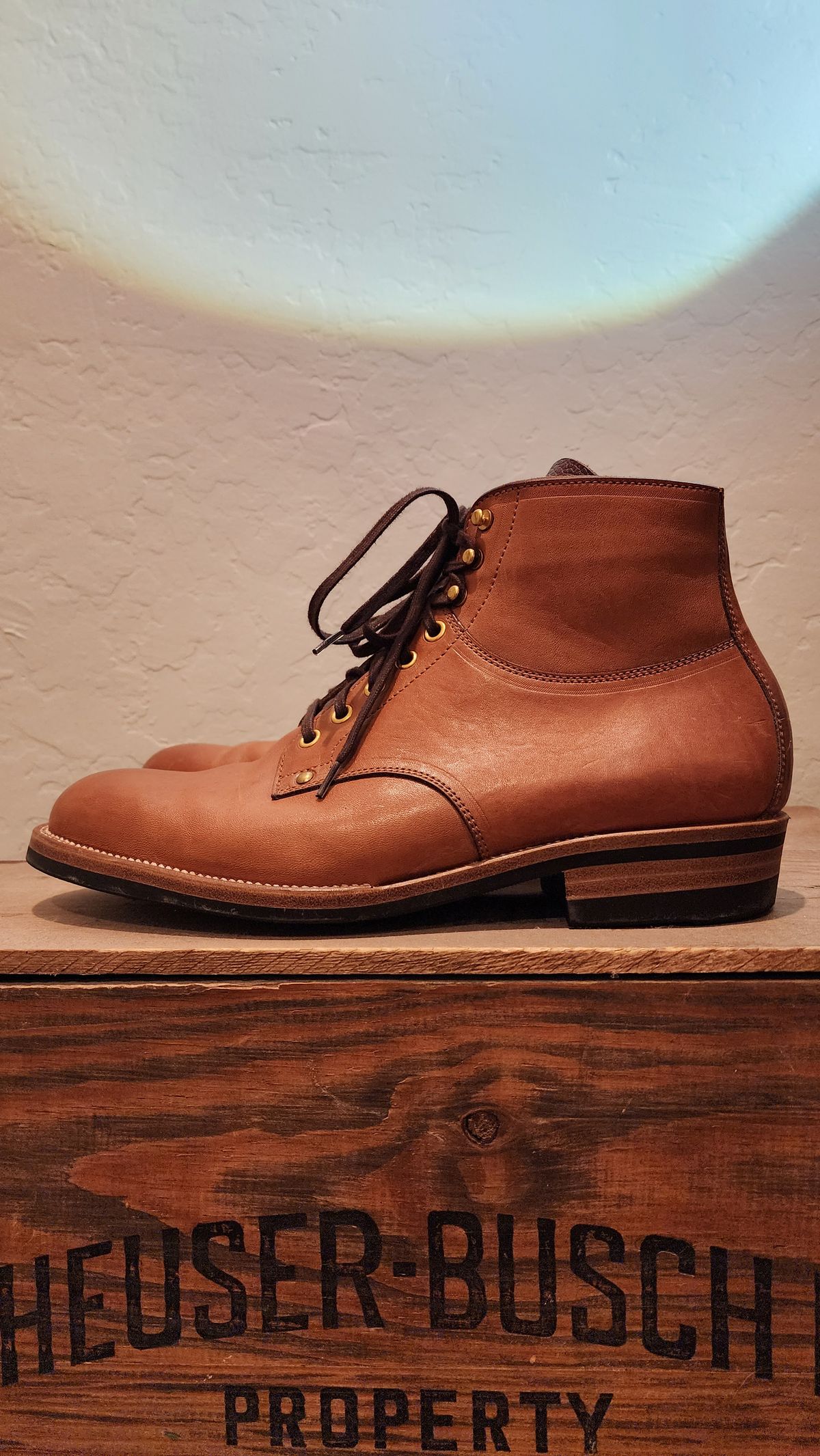 Photo by jranders52 on November 3, 2023 of the Iron Boots x Østmo Type 1 in Maryam Light Brown Washed Horsehide.