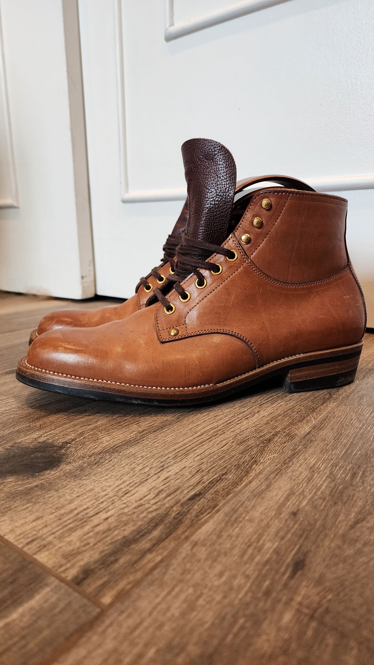 Photo by jranders52 on January 3, 2024 of the Iron Boots x Østmo Type 1 in Maryam Light Brown Washed Horsehide.