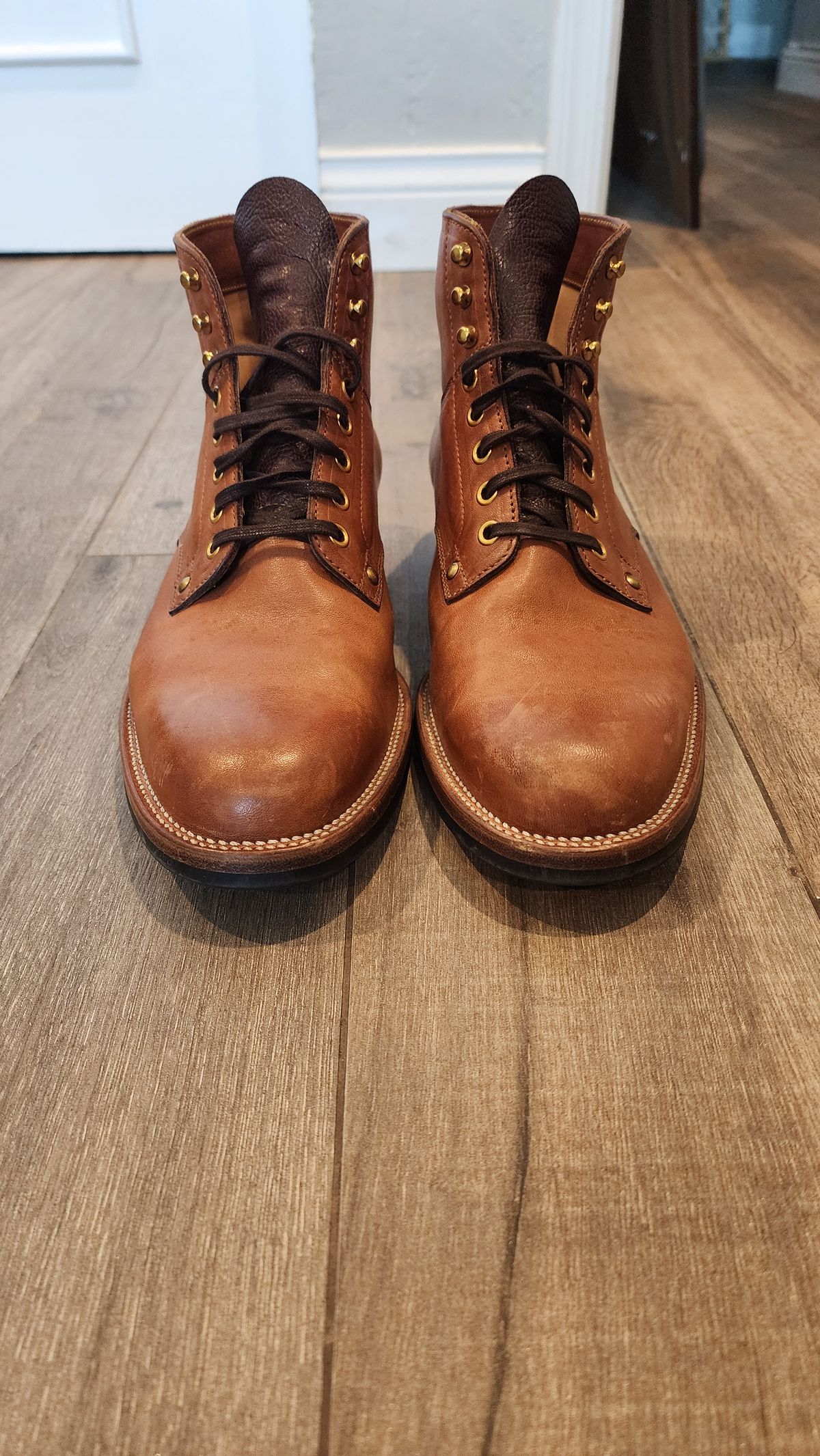 Photo by jranders52 on February 5, 2024 of the Iron Boots x Østmo Type 1 in Maryam Light Brown Washed Horsehide.