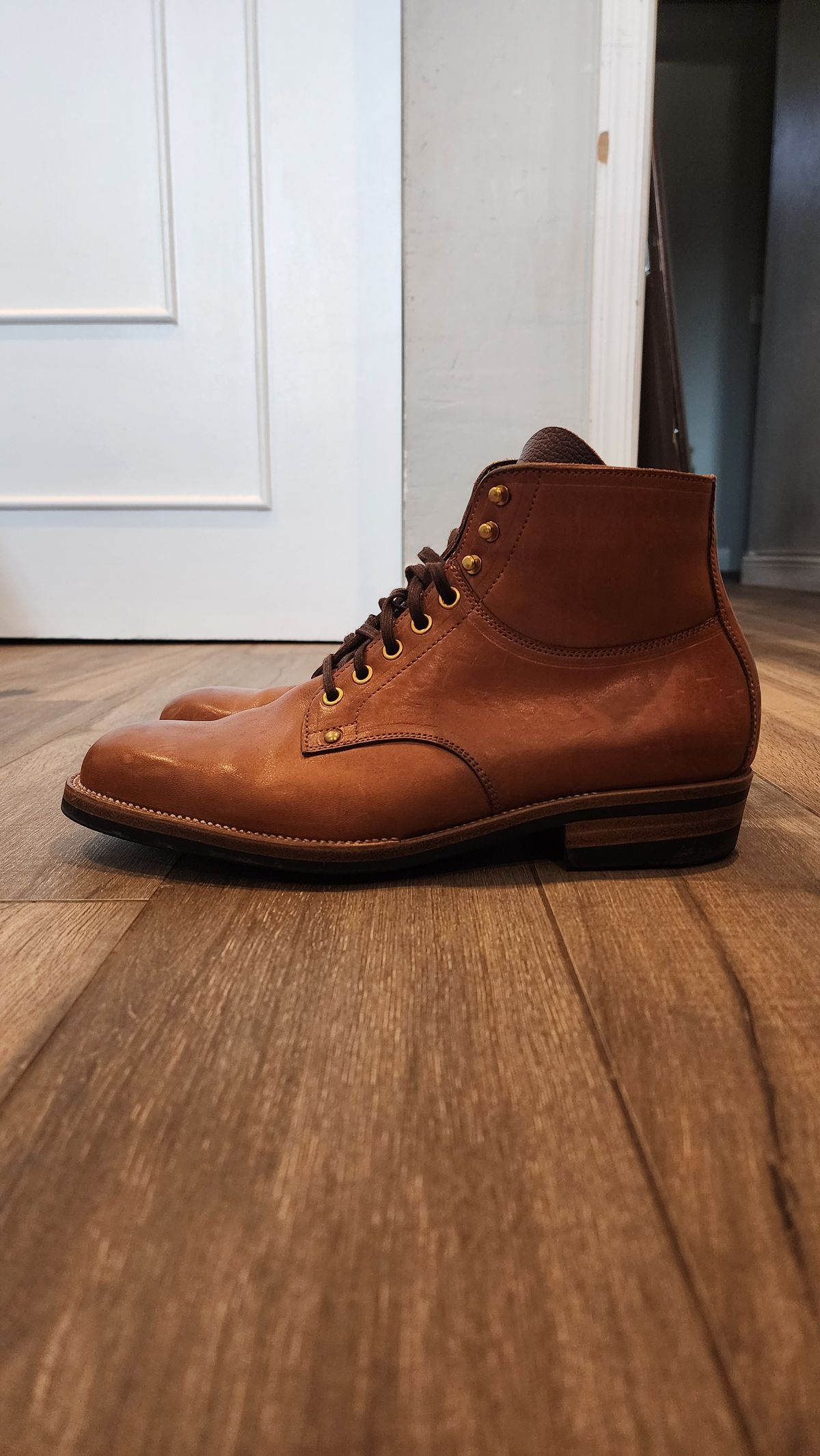 Photo by jranders52 on February 5, 2024 of the Iron Boots x Østmo Type 1 in Maryam Light Brown Washed Horsehide.