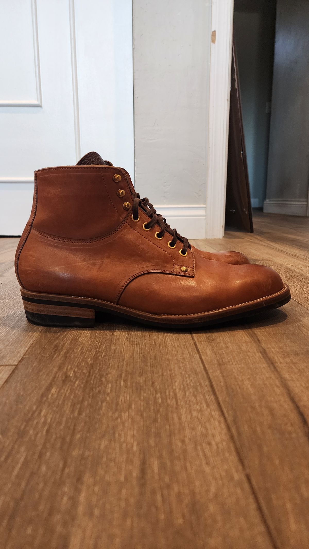 Photo by jranders52 on February 5, 2024 of the Iron Boots x Østmo Type 1 in Maryam Light Brown Washed Horsehide.