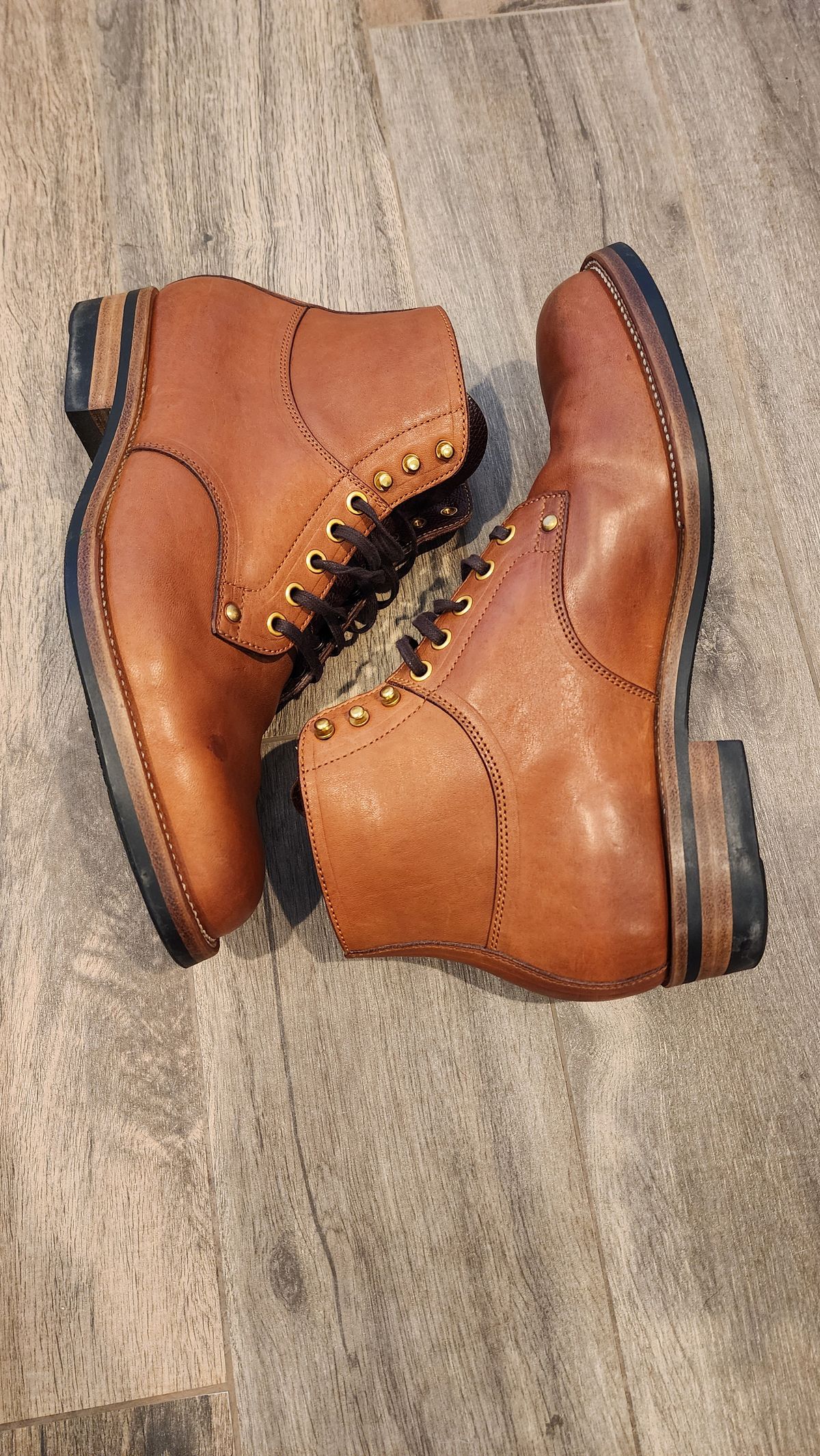 Photo by jranders52 on March 5, 2024 of the Iron Boots x Østmo Type 1 in Maryam Light Brown Washed Horsehide.