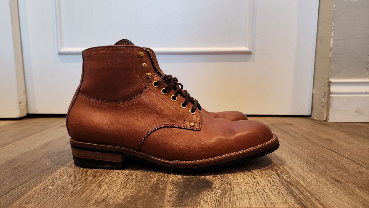 Photo by jranders52 on March 5, 2024 of the Iron Boots x Østmo Type 1 in Maryam Light Brown Washed Horsehide.