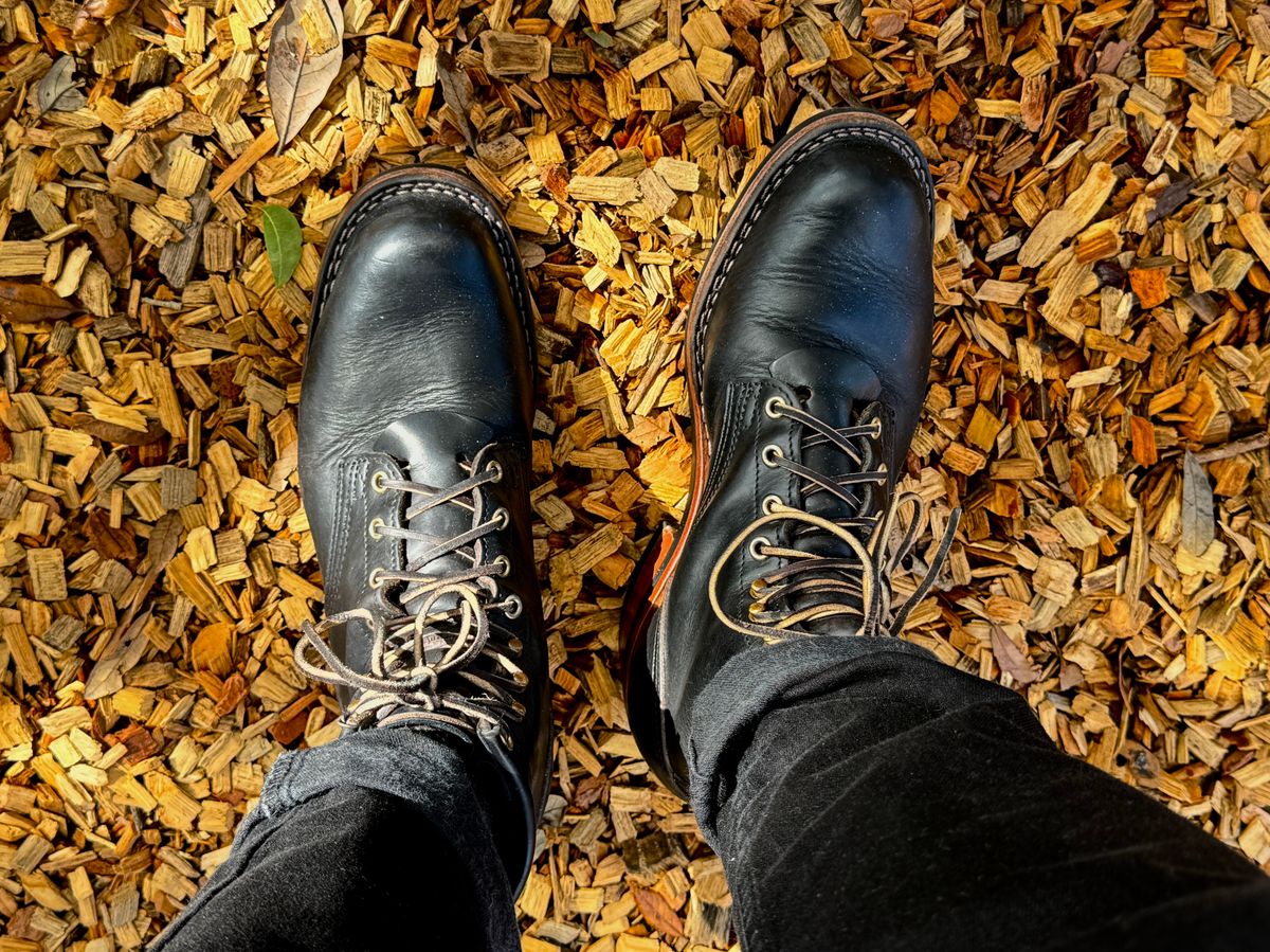 Photo by ManuelToledo on January 25, 2025 of the Nicks Robert in Horween Chromexcel Overdyed Black.