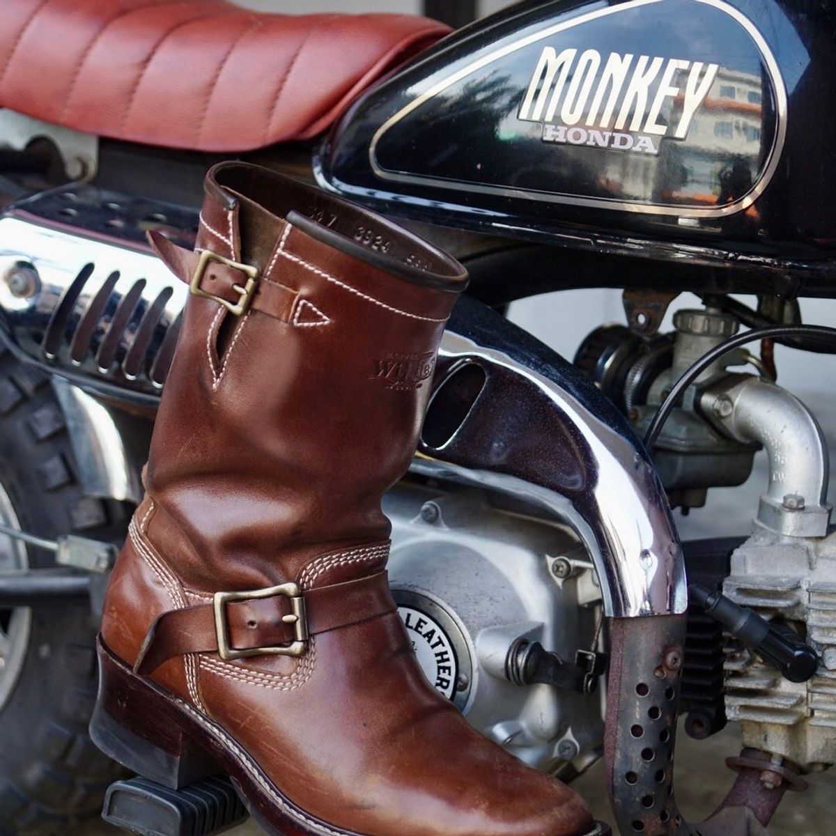 Photo by William on January 3, 2025 of the Willie's Handmade Boots Engineer Boots in Maryam Toscanello TPR Horsebutt.