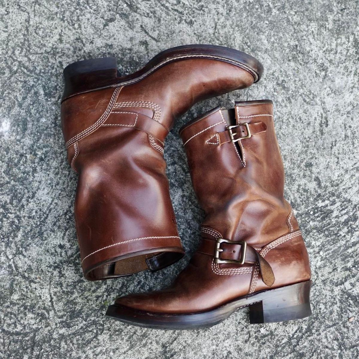 Photo by William on January 3, 2025 of the Willie's Handmade Boots Engineer Boots in Maryam Toscanello TPR Horsebutt.