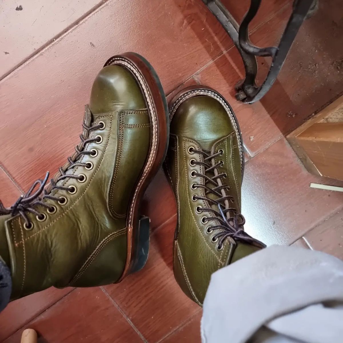 Photo by William on July 24, 2023 of the Willie's Handmade Boots Pioneer Lace To Toe in Badalassi Carlo Olive Green Minerva.