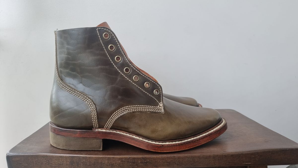 Photo by William on October 3, 2023 of the Willie's Handmade Boots Boondocker in Maryam Olive Horsebutt.