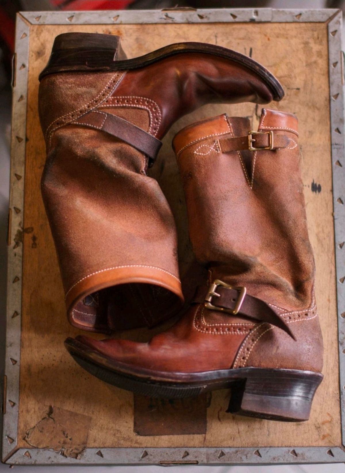Photo by William on January 4, 2026 of the Willie's Handmade Boots Engineer Boots in Maryam Natural Waxed Reverse Horsebutt.