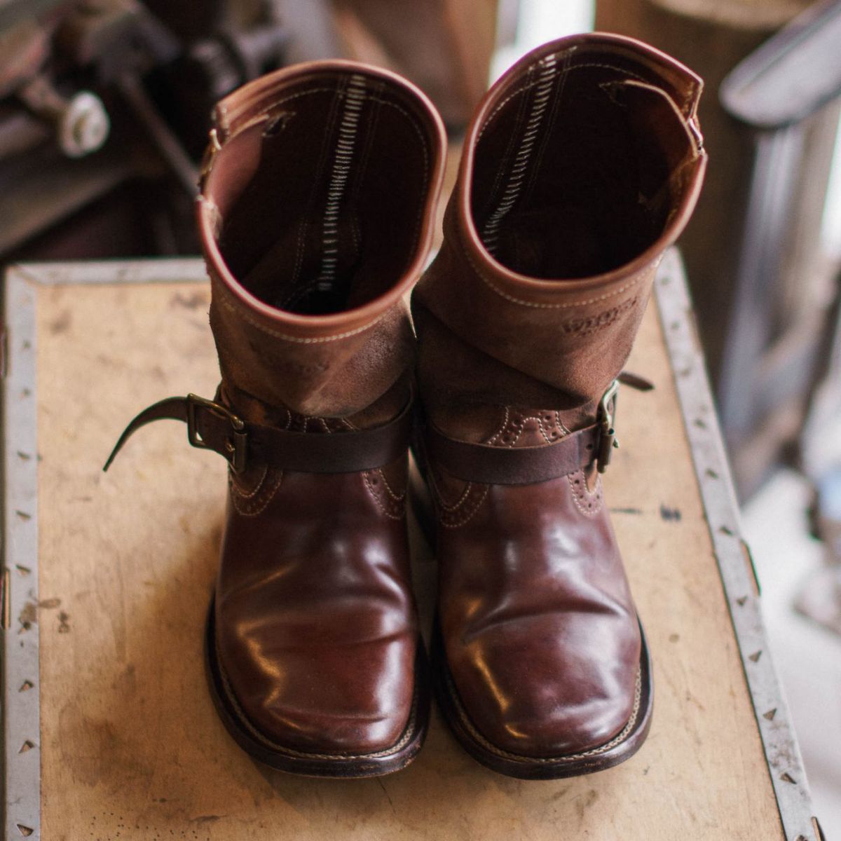 Photo by William on January 4, 2026 of the Willie's Handmade Boots Engineer Boots in Maryam Natural Waxed Reverse Horsebutt.