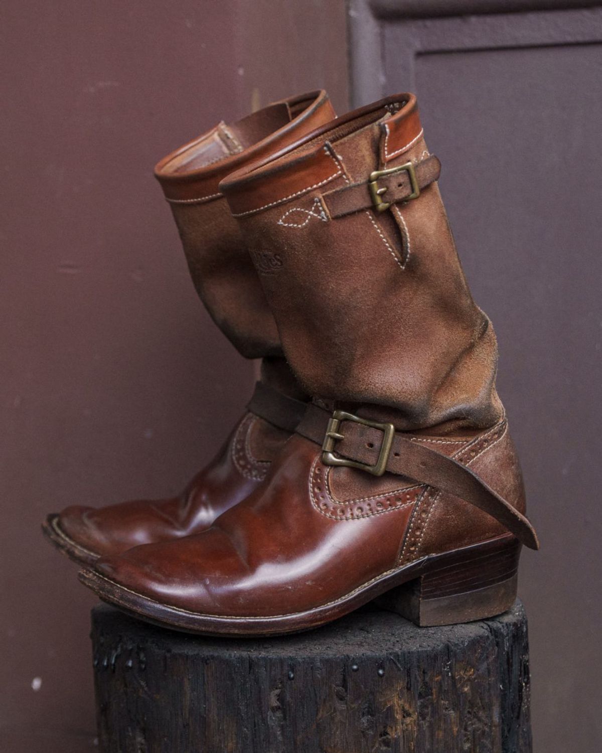 Photo by William on February 3, 2026 of the Willie's Handmade Boots Engineer Boots in Maryam Natural Waxed Reverse Horsebutt.