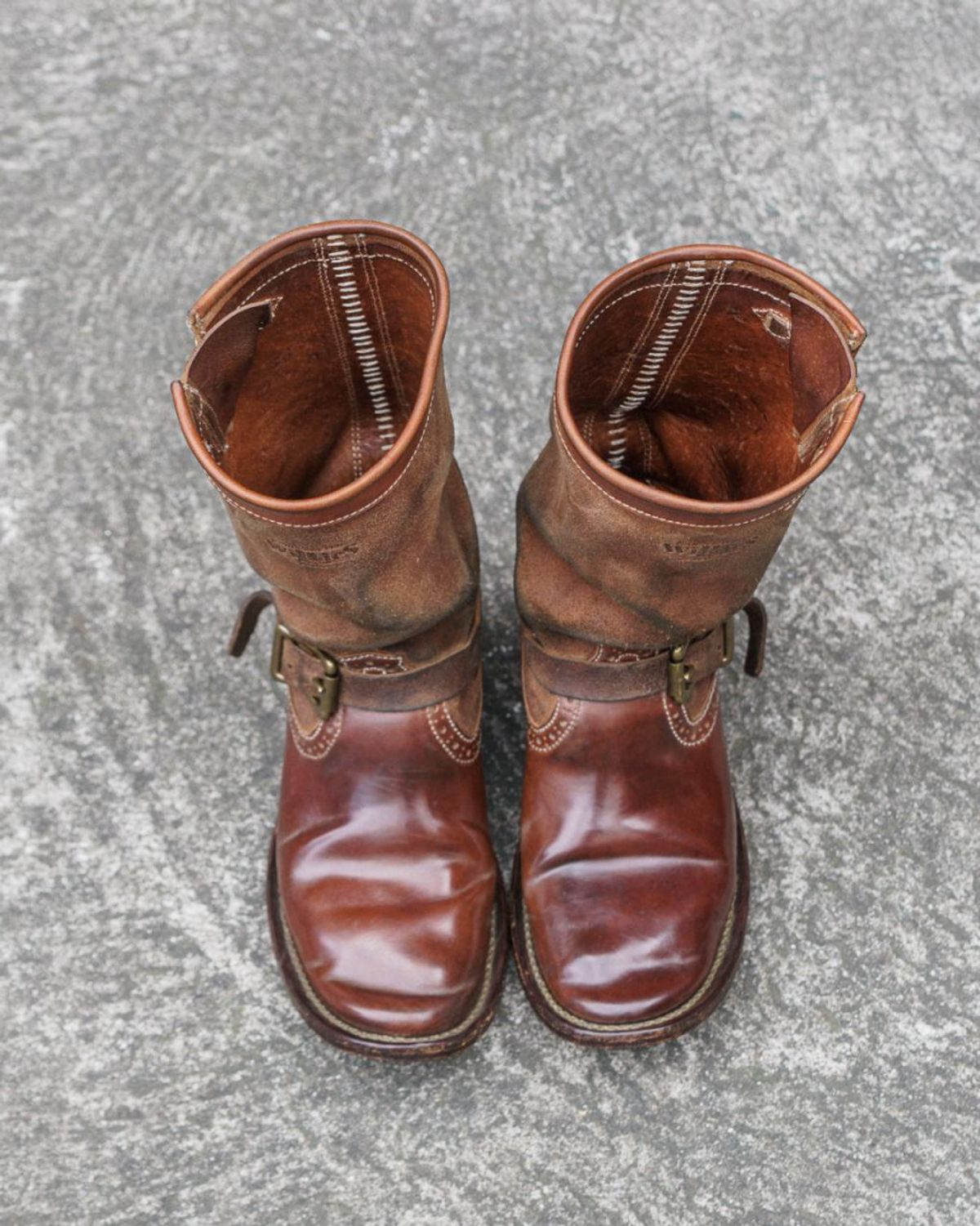 Photo by William on February 3, 2026 of the Willie's Handmade Boots Engineer Boots in Maryam Natural Waxed Reverse Horsebutt.