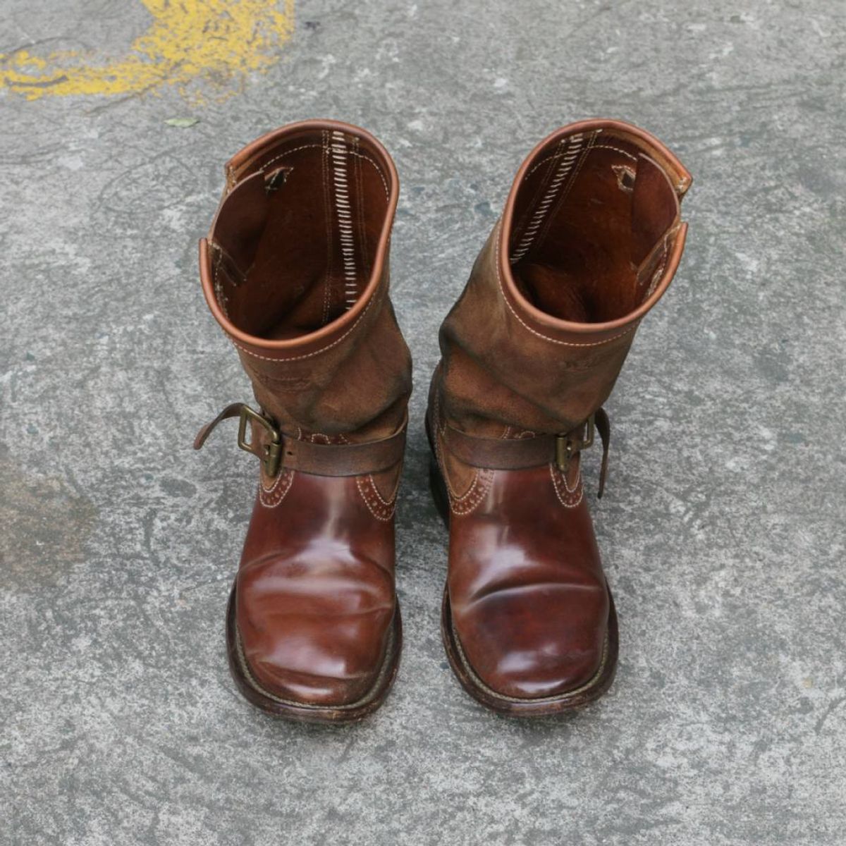 Photo by William on March 3, 2026 of the Willie's Handmade Boots Engineer Boots in Maryam Natural Waxed Reverse Horsebutt.