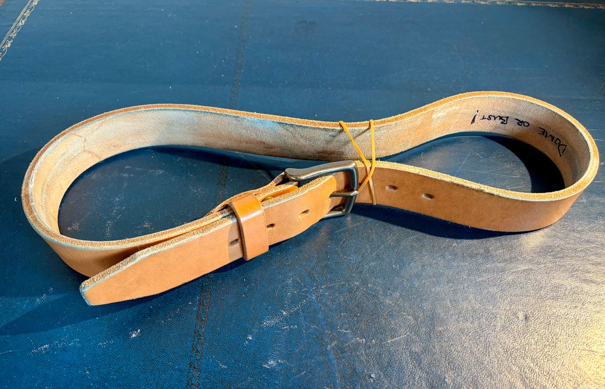 Photo by willmac on February 1, 2026 of the Carmine jack Oak Bark Bridle Belt in J&FJ Baker Natural Oak Bark Tanned Harness.