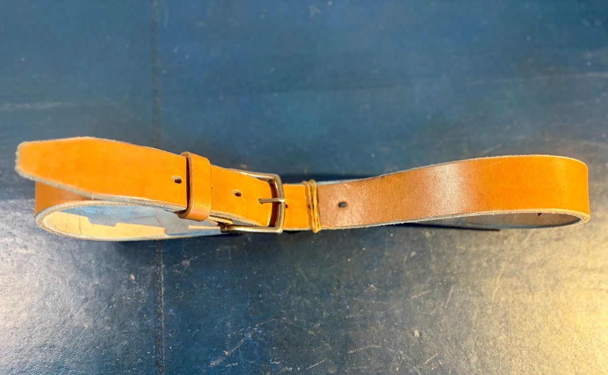 Photo by willmac on April 5, 2026 of the Carmine jack Oak Bark Bridle Belt in J&FJ Baker Natural Oak Bark Tanned Harness.