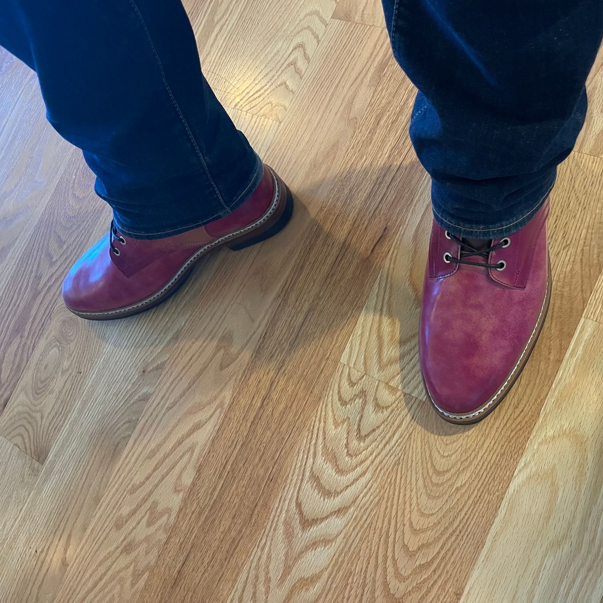 Photo by bootsinbend on October 4, 2023 of the Junkard SC Plain Toe in Rocado Ultraviolet Marbled Shell Cordovan.