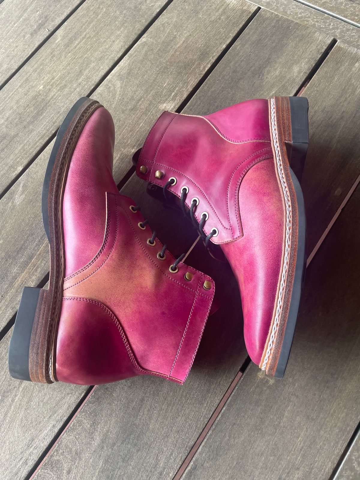 Photo by bootsinbend on November 7, 2023 of the Junkard SC Plain Toe in Rocado Ultraviolet Marbled Shell Cordovan.