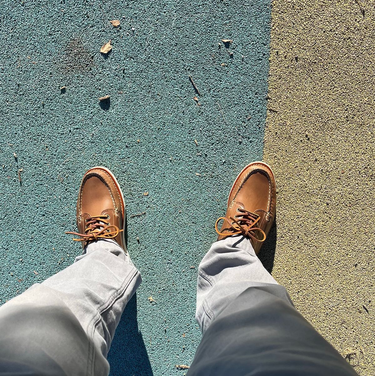 Photo by fading_to_stardust on October 10, 2024 of the Oak Street Bootmakers Trail Oxford in Horween Natural Chromexcel.