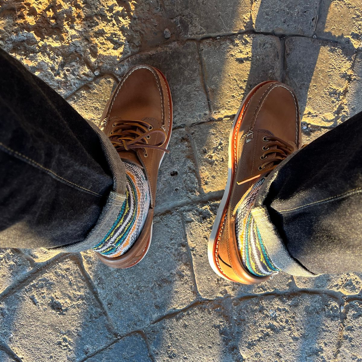 Photo by fading_to_stardust on October 12, 2024 of the Oak Street Bootmakers Trail Oxford in Horween Natural Chromexcel.