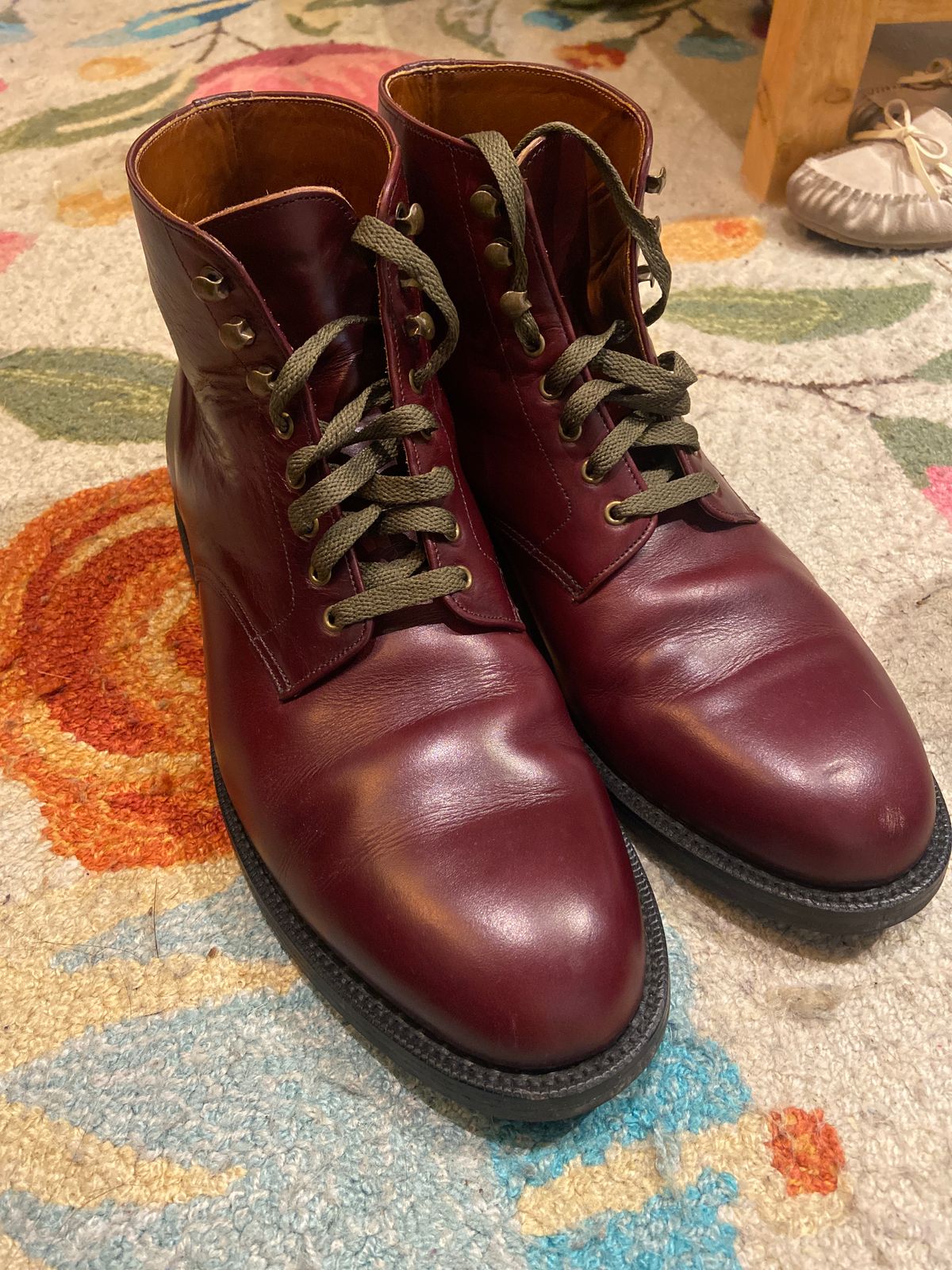 Photo by zanderrose on December 27, 2023 of the Grant Stone Edward Boot in Horween Burgundy Chromexcel.