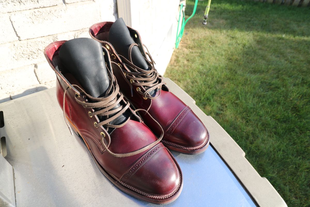 Photo by Gonzo on October 4, 2023 of the Viberg Service Boot BCT in Horween Color 8 Chromexcel.