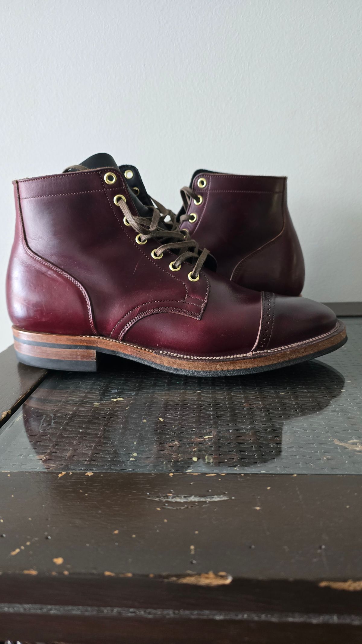 Photo by Gonzo on January 26, 2025 of the Viberg Service Boot BCT in Horween Color 8 Chromexcel.