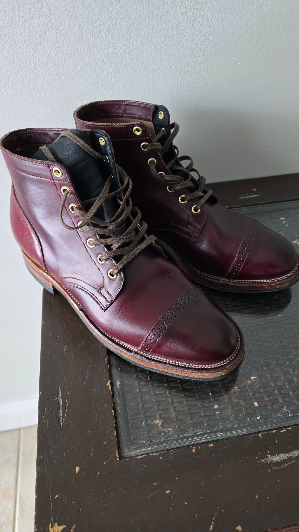 Photo by Gonzo on January 26, 2025 of the Viberg Service Boot BCT in Horween Color 8 Chromexcel.