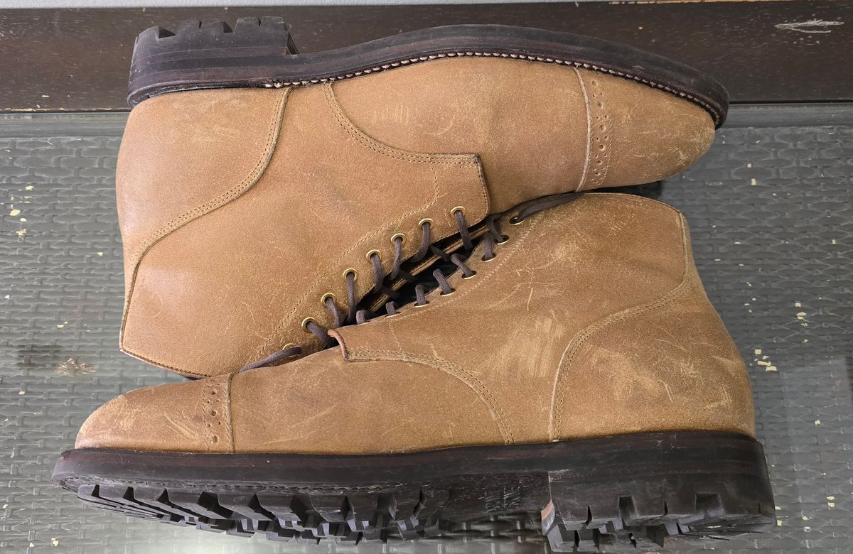 Photo by Gonzo on December 7, 2025 of the Grant Stone Garrison Boot in C.F. Stead Natural Waxy Commander Suede.