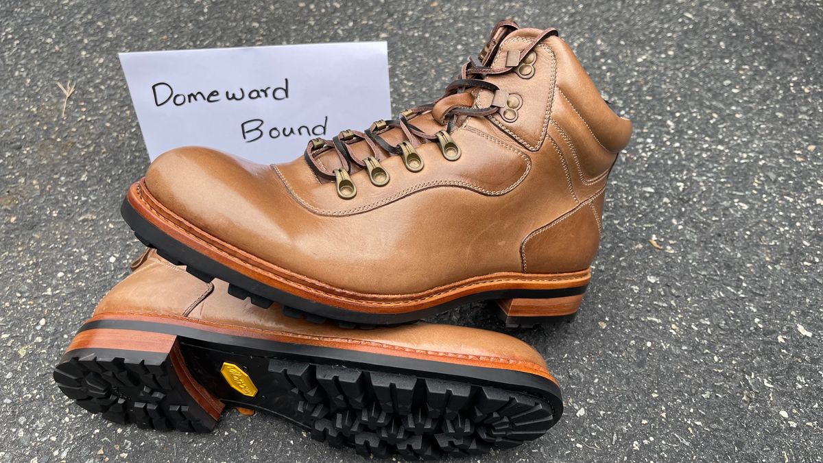 Photo by technolounge1001 on October 6, 2023 of the Blkbrd Shoemaker Bulwark Trek Boot in Horween Natural Chromexcel.