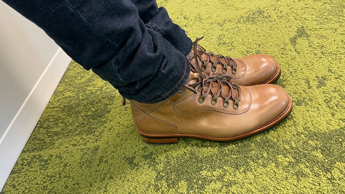Photo by technolounge1001 on November 3, 2023 of the Blkbrd Shoemaker Bulwark Trek Boot in Horween Natural Chromexcel.