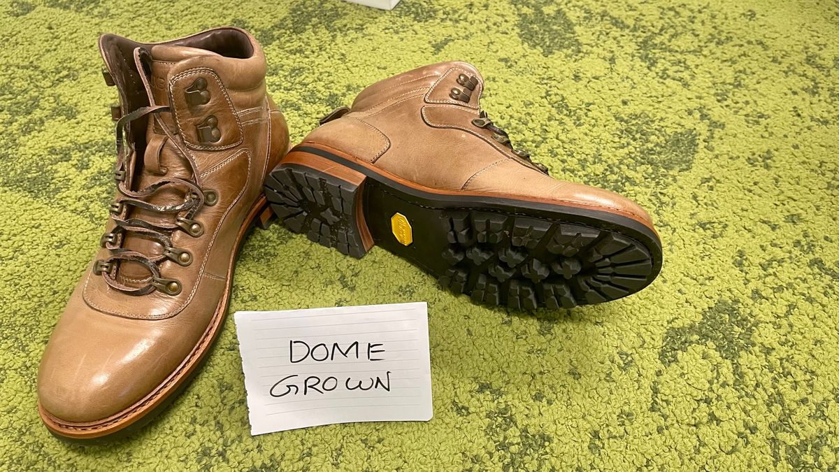 Photo by technolounge1001 on November 3, 2023 of the Blkbrd Shoemaker Bulwark Trek Boot in Horween Natural Chromexcel.