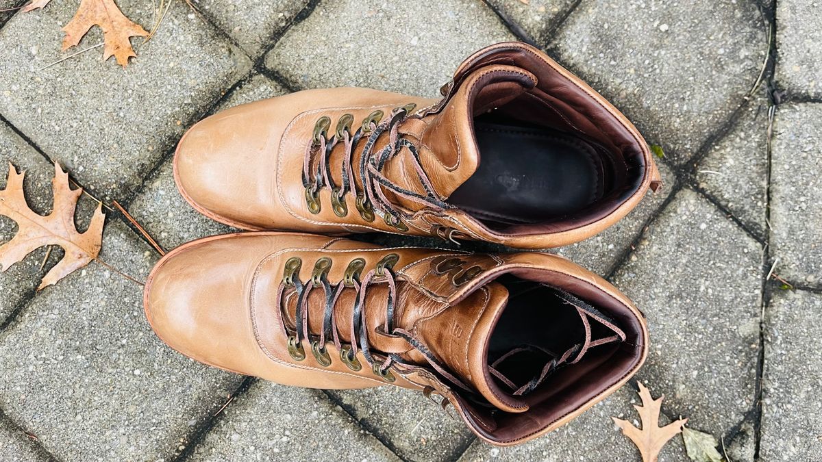 Photo by technolounge1001 on December 4, 2023 of the Blkbrd Shoemaker Bulwark Trek Boot in Horween Natural Chromexcel.