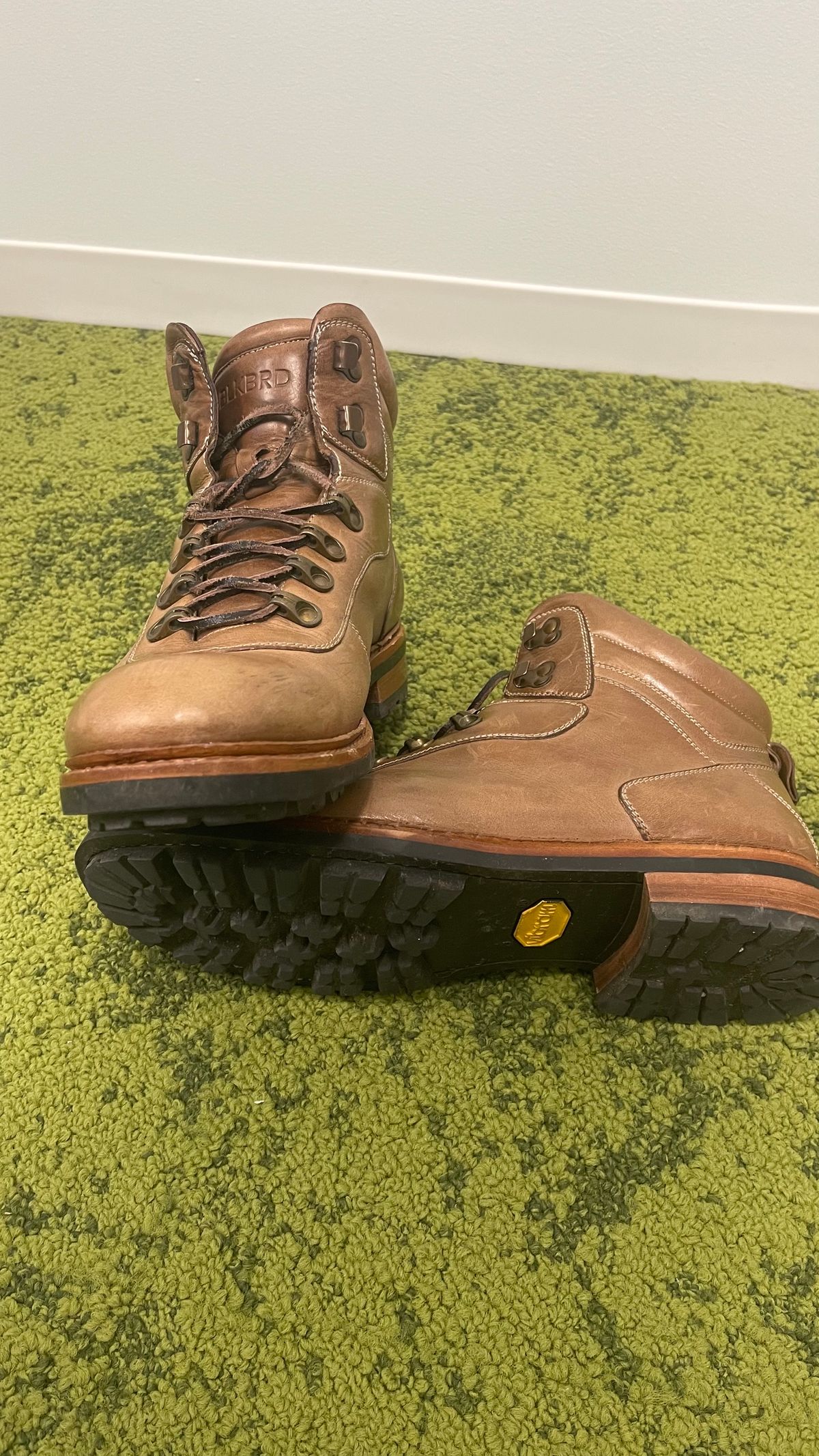 Photo by technolounge1001 on January 5, 2024 of the Blkbrd Shoemaker Bulwark Trek Boot in Horween Natural Chromexcel.