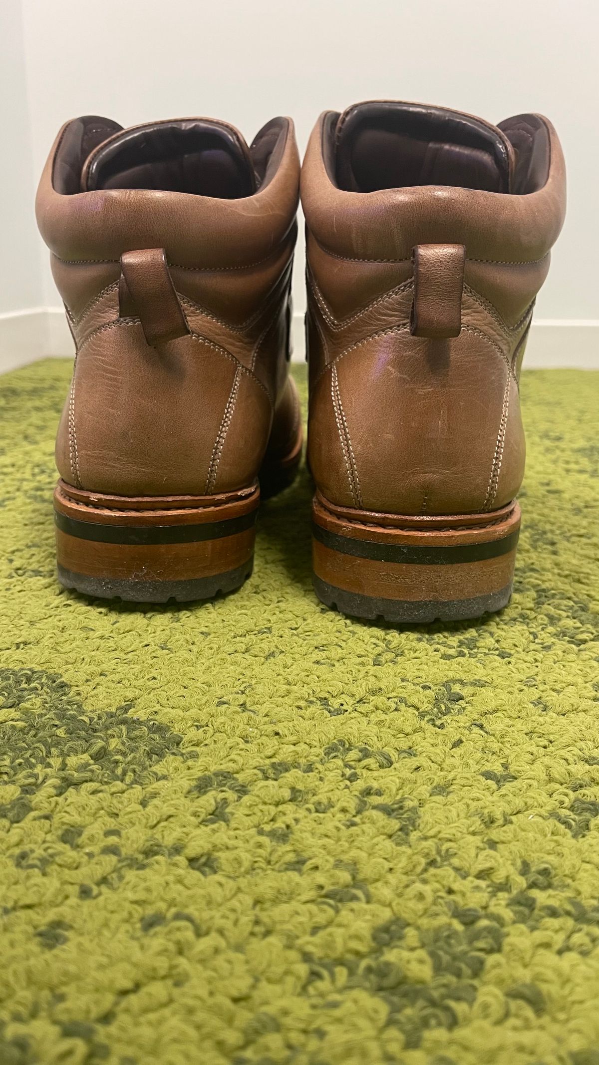 Photo by technolounge1001 on January 5, 2024 of the Blkbrd Shoemaker Bulwark Trek Boot in Horween Natural Chromexcel.